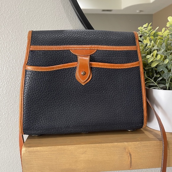 Vintage Dooney & Bourne Essex Pebbled Leather Crossbody - Picture 9 of 17